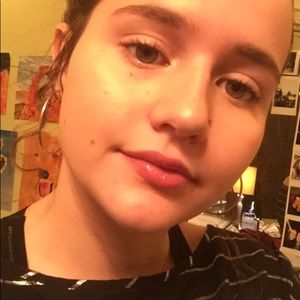 Meet your Posher, Chloe